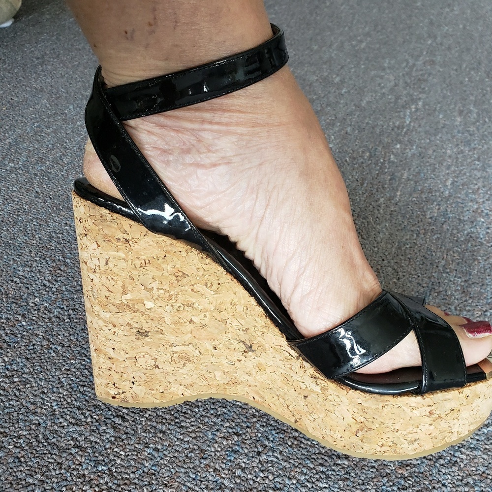 Sandals - Picture 2 of 3